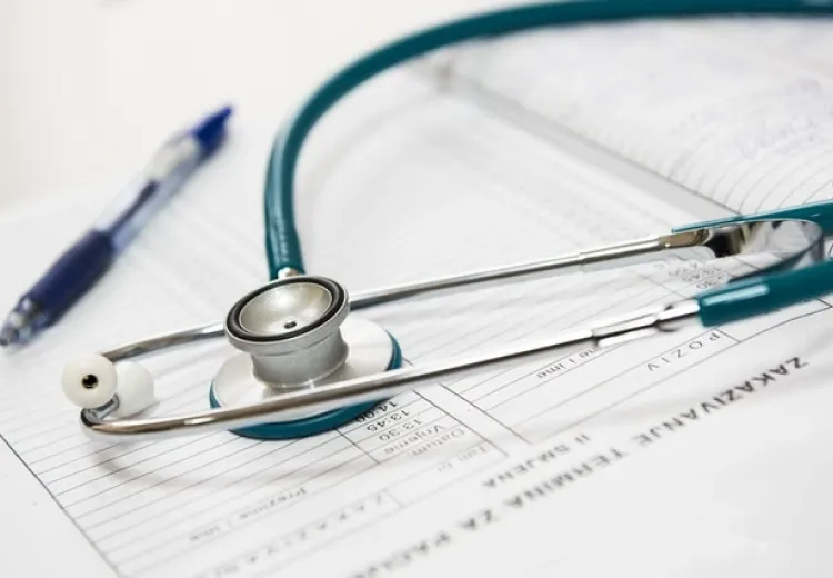 BioSample matériel de diagnostic médical, stéthoscope et autre sur une facture