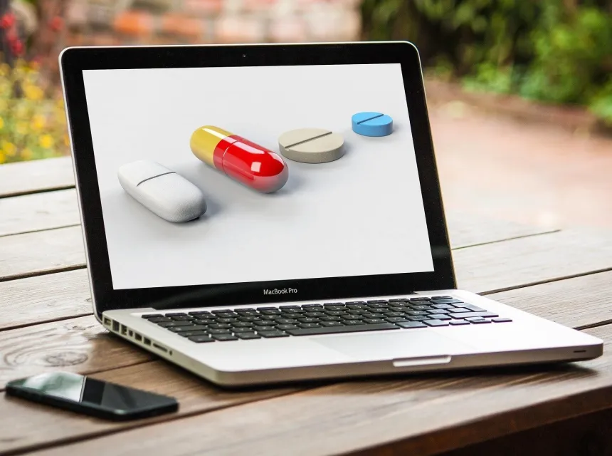 BioSample des médicaments sur un ordinateur portable