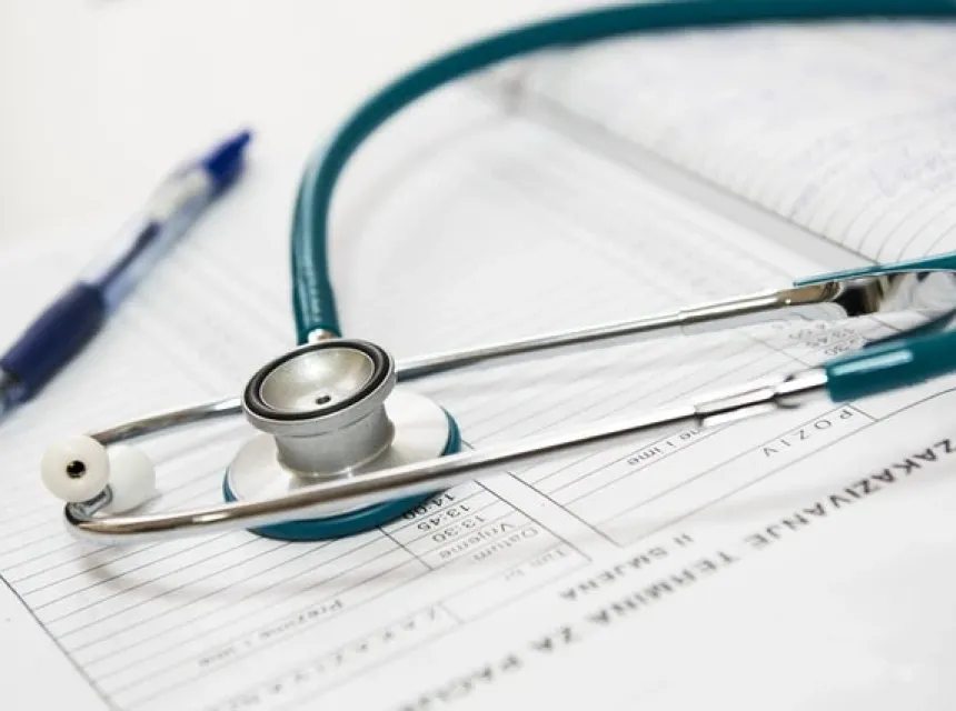 BioSample matériel de diagnostic médical, stéthoscope et autre sur une facture